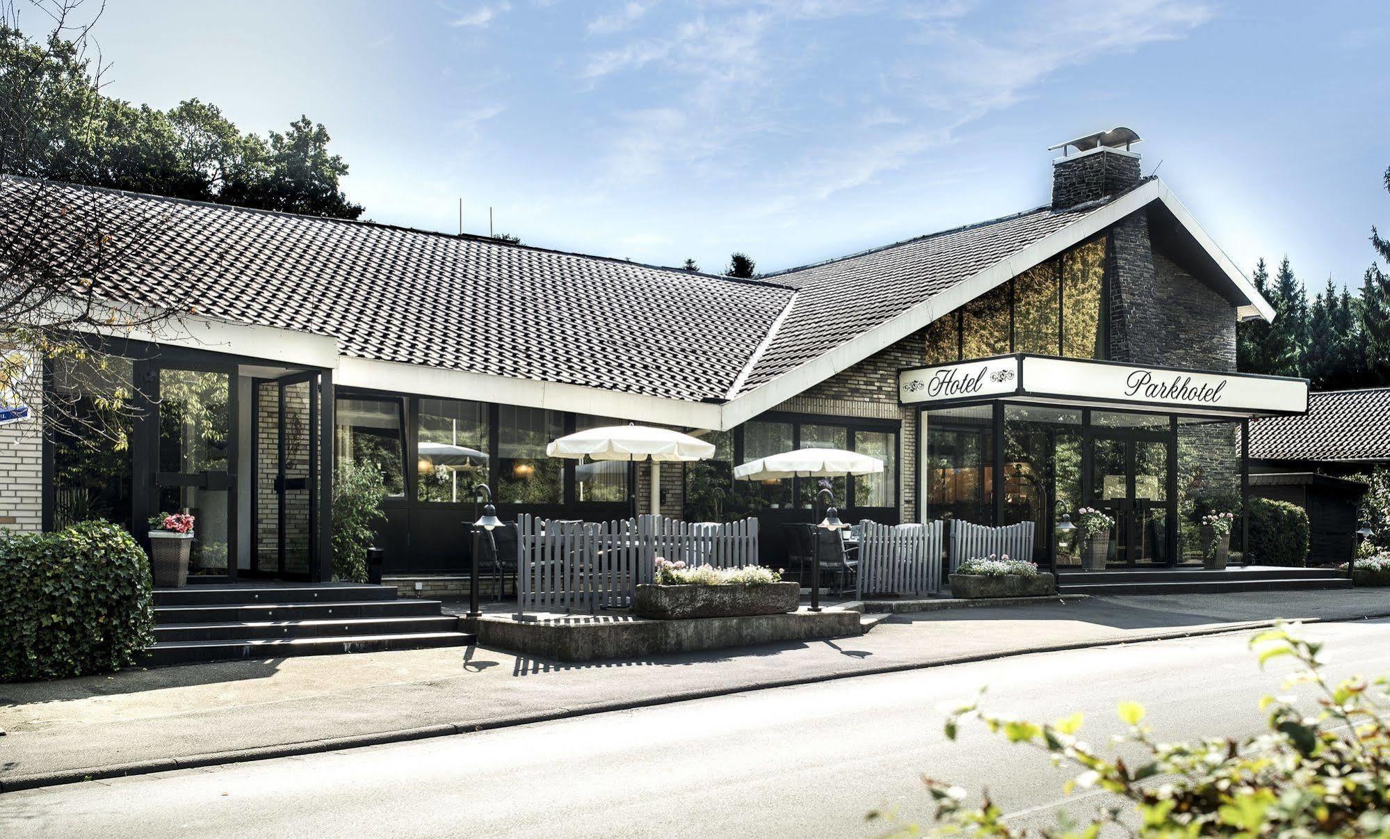 Parkhotel Stadtallendorf Exteriör bild